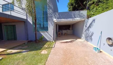 Sobrado para venda tem 229 metros quadrados com 3 quartos em Jardim Itatiaia - Campo Grande - MS