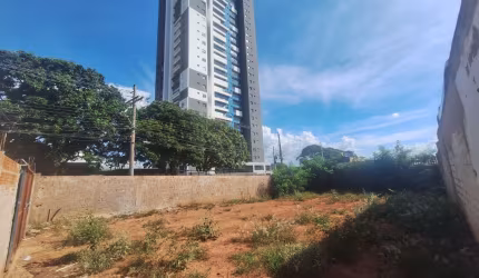 Terreno comercial (em frente ao Muv.in Vanguard)