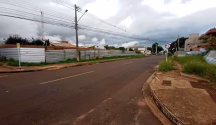 Terreno 900 m² - Três frente - duas esquinas