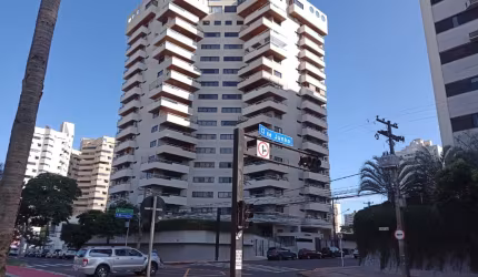 Apto luxo – Esq. C/ Afonso Pena – Porteira Fechada