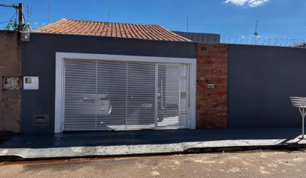 CASA COM 2 QUARTOS COM VARANDA GOURMET
