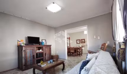 Casa com  4 dormitórios, 2 suítes, 2 vagas no bairro Jardim Atlântico, Florianópolis SC