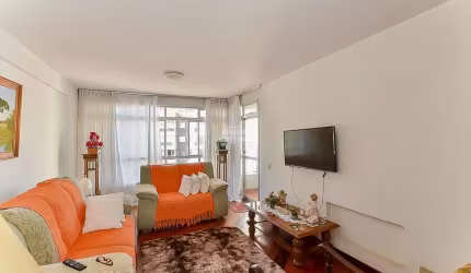 Apartamento 16º Andar,  rua tranquila no Champagnat, BIGORRILHIO, região nobre, uma quadra da Praça Ucrânia com feira gastronômica nos finais de semana Edifício Shannon, Rua Des. Otávio do Amaral, 741