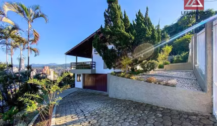 Casa com 3 dormitórios, sendo 1 suíte à venda, 232 m² por R$ 830.000 - Ponta Aguda - Blumenau/SC
