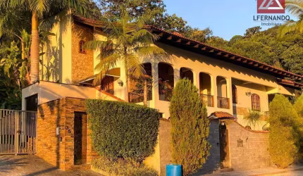Casa com 3 dormitórios, sendo 1 suíte à venda, 576 m² por R$ 2.990.000 - Velha - Blumenau/SC