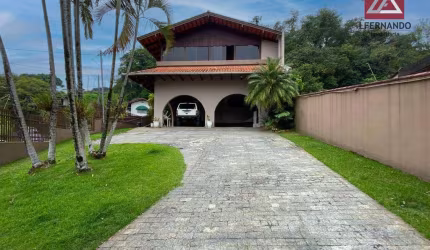 Casa com 3 dormitórios, sendo 1 suíte à venda, 261 m² por R$ 1.350.000 - Velha - Blumenau/SC