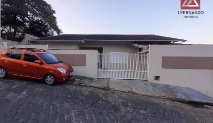 Casa com 3 dormitórios, sendo 1 suíte à venda, 280 m² por R$ 750.000 - Boa Vista - Blumenau/SC