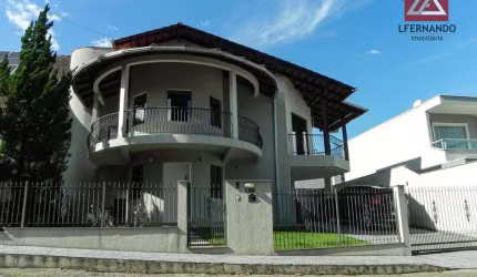 Casa com 4 dormitórios, sendo 1 suíte à venda, 247 m² por R$ 1.850.000 - Velha - Blumenau/SC