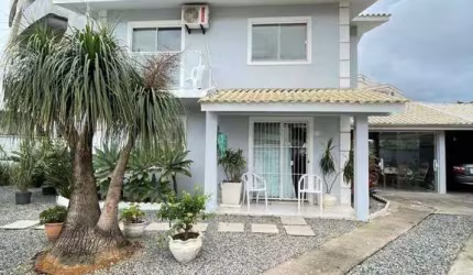 Casa com 4 dormitórios à venda, 120 m² por R$ 1.680.000,00 - Itacolomi - Balneário Piçarras/SC