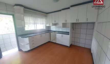 Apartamento com 3 dormitórios para alugar por - Velha - Blumenau/SC