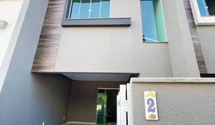 Sobrado com 3 dormitórios à venda, 120 m² por R$ 650.000,00 - Centro - Balneário Piçarras/SC