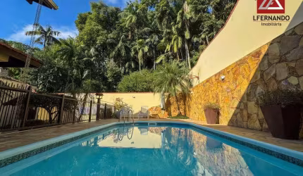 Casa com 3 dormitórios, sendo 2 suítes à venda, 412 m² por R$ 1.349.000 - Velha - Blumenau/SC