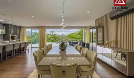 Casa com 4 dormitórios, sendo 3 suítes à venda, 750 m² por R$ 6.500.000 - Velha - Blumenau/SC