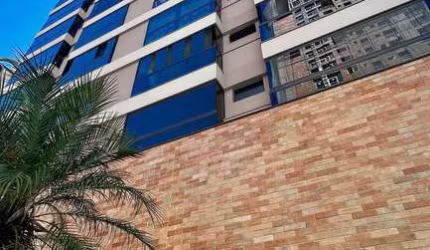 Apartamento à Venda com 3 Suítes na Meia Praia em Itapema próximo do Mar