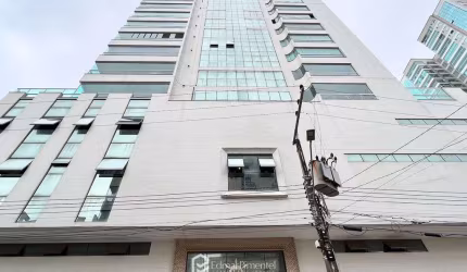 Apartamento a Venda Quadra Mar com 4 Suítes na Meia Praia em Itapema-SC