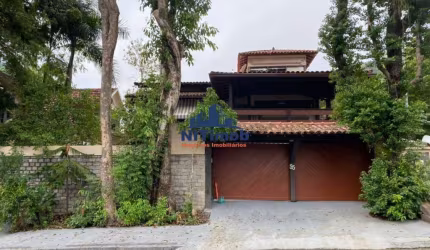 Casa à venda, 4 quartos, 2 suítes, 4 vagas, São Francisco - Niterói/RJ