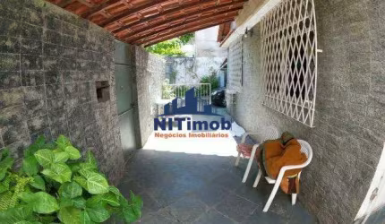 Casa à venda, 4 quartos, 4 vagas, Pe Pequeno - Niterói/RJ
