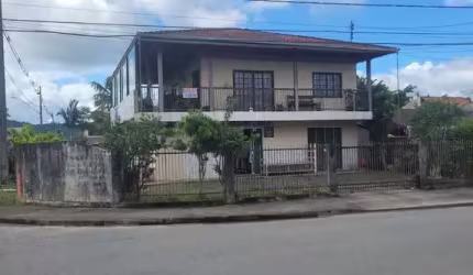 Sobrado à venda no bairro Aventureiro - Joinville/SC