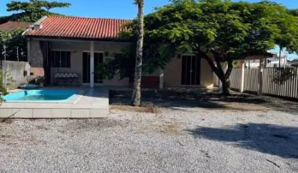 Casa com 3 quartos à venda no Pontal do Sul, Pontal do Paraná  por R$ 680.000