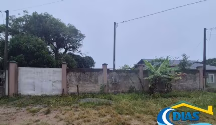 Terreno à venda no Pontal do Sul, Pontal do Paraná  por R$ 370.000