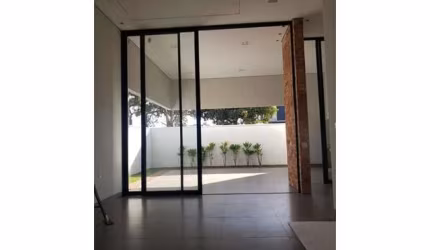 Casa em condomínio fechado com 4 quartos à venda no Jardim Botânico, Uberlândia  por R$ 1.750.000
