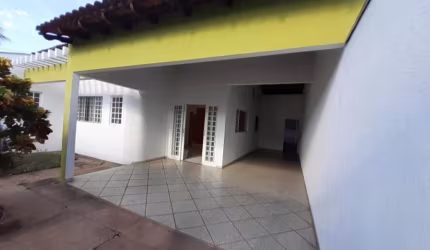 Casa para alugar com suíte e closet