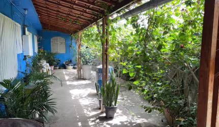 Casa de Esquina com Amplo Quintal e Terraço no Jardim Cocaia - 256m² de Conforto e Potencial