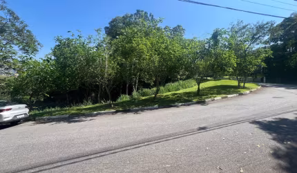 Terreno de Esquina à Venda no Condomínio Monterrey – 650 m² com Topografia Pronta