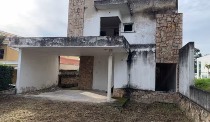 Construção em fase acabamento condomínio Arua