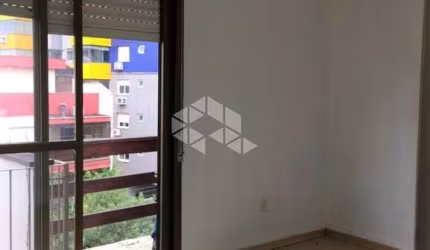 Apartamento 2 dormitórios com sacada no bairro Santana