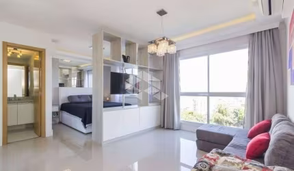 CONDOMÍNIO DE LUXO COM VISTA INCRÍVEL E PERENE