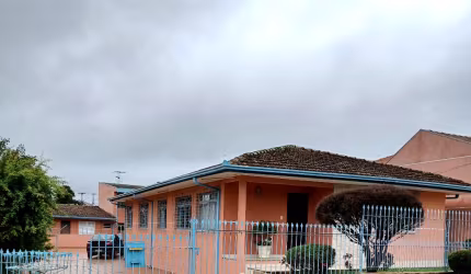Casa  Térrea -Terreno 808 m² - Capão Raso Curitiba /PR