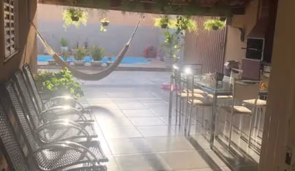 Vende-se Casa térrea no Jardim Califórnia