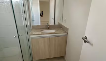 Vende-se casa bem localizada de esquina no condomínio Reserva Rio Cuiabá