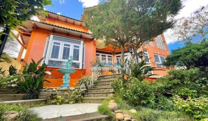 Sobrado com 4 dormitórios à venda, 282 m² por R$ 1.250.000,00 - Jardim Do Bosque - Cachoeirinha/RS