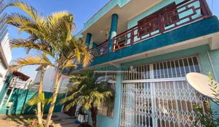 Sobrado com 3 dormitórios à venda, 228 m² por R$ 700.000,00 - Parque da Matriz - Cachoeirinha/RS