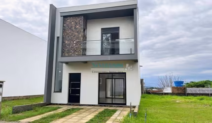 Sobrado com 3 dormitórios à venda, 130 m² por R$ 890.000,00 - Jansen - Gravataí/RS