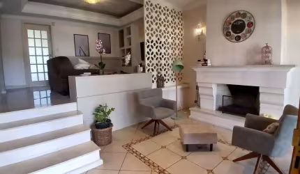 Sobrado com 4 dormitórios à venda, 259 m² por R$ 1.100.000,00 - Dom Feliciano - Gravataí/RS