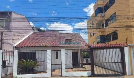 Casa com 3 dormitórios à venda, 225 m² por R$ 650.000,00 - Centro - Cachoeirinha/RS