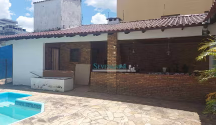 Casa com 3 dormitórios à venda, 225 m² por R$ 680.000,00 - Centro - Cachoeirinha/RS