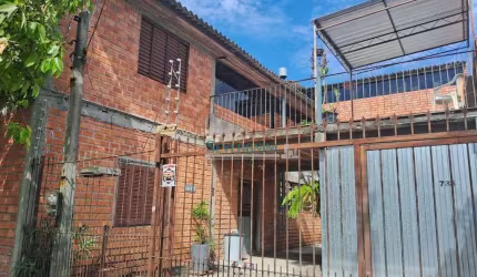 Sobrado com 3 dormitórios à venda, 386 m² por R$ 450.000,00 - Parque da Matriz - Cachoeirinha/RS