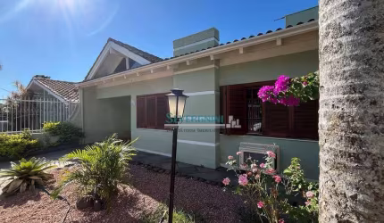 Casa com 3 dormitórios à venda, 230 m² por R$ 750.000,00 - Vila Cachoeirinha - Cachoeirinha/RS