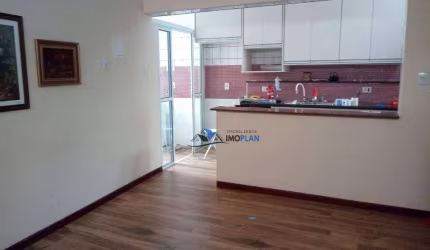 EXCELENTE CASA !!!!! TOTALMENTE TÉRREA E EXCELENTE LOCALIZAÇÃO, ENTRE A  RUA DO RETIRO E AVENIDA 09 DE JULHO