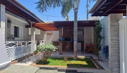 EXCELENTE CASA TÉRREA