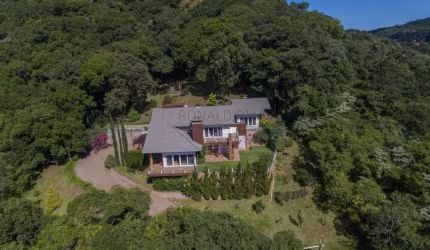Casa de alto padrão à venda