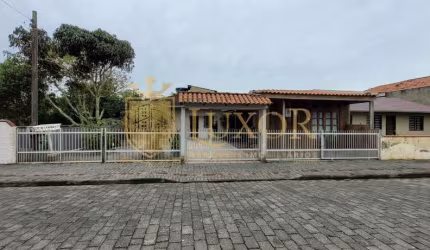 Casa localizada na Meia Praia em Navegantes SC