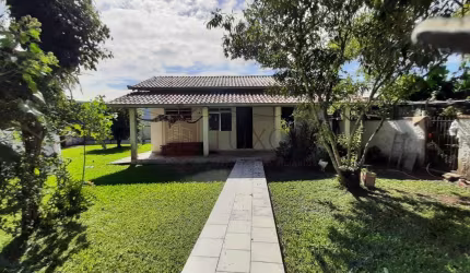 Linda Casa em amplo terreno localizada no bairro Santa Lídia em Penha SC