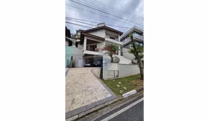 Casa de condomínio com 3 dormitórios em Arujá SP
