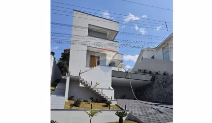 'Casa dos Sonhos: Luxo e Conforto no Jardim Imperial'