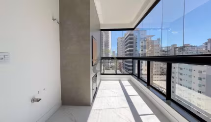 Apartamento com 3 quartos à venda na Rua 250, 93, Meia Praia, Itapema por R$ 2.150.000
